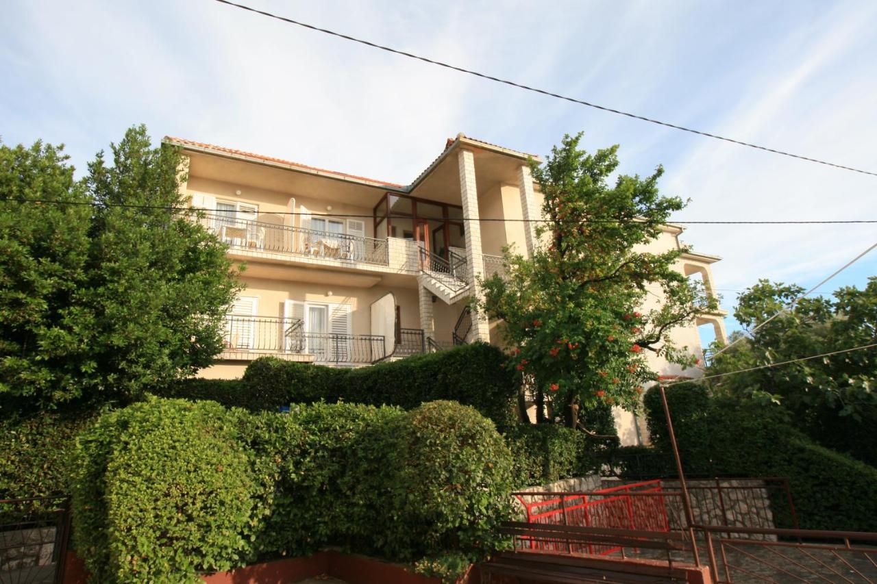Apartments Lonzor I Selce Exterior photo